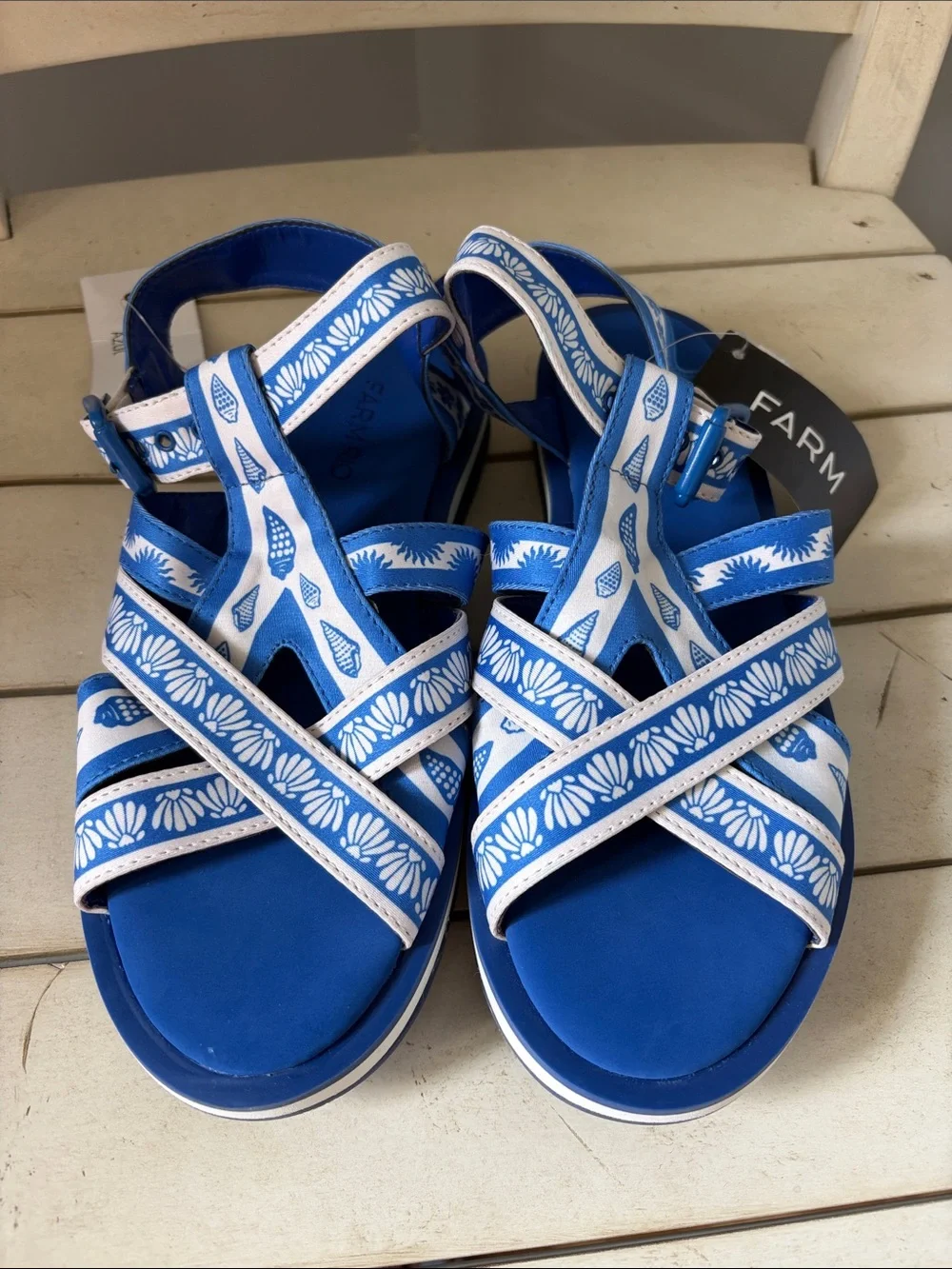 FARM Rio SAND ARANHA SOLAR White & Blue Printed Cross-Strap Sandals in Azul